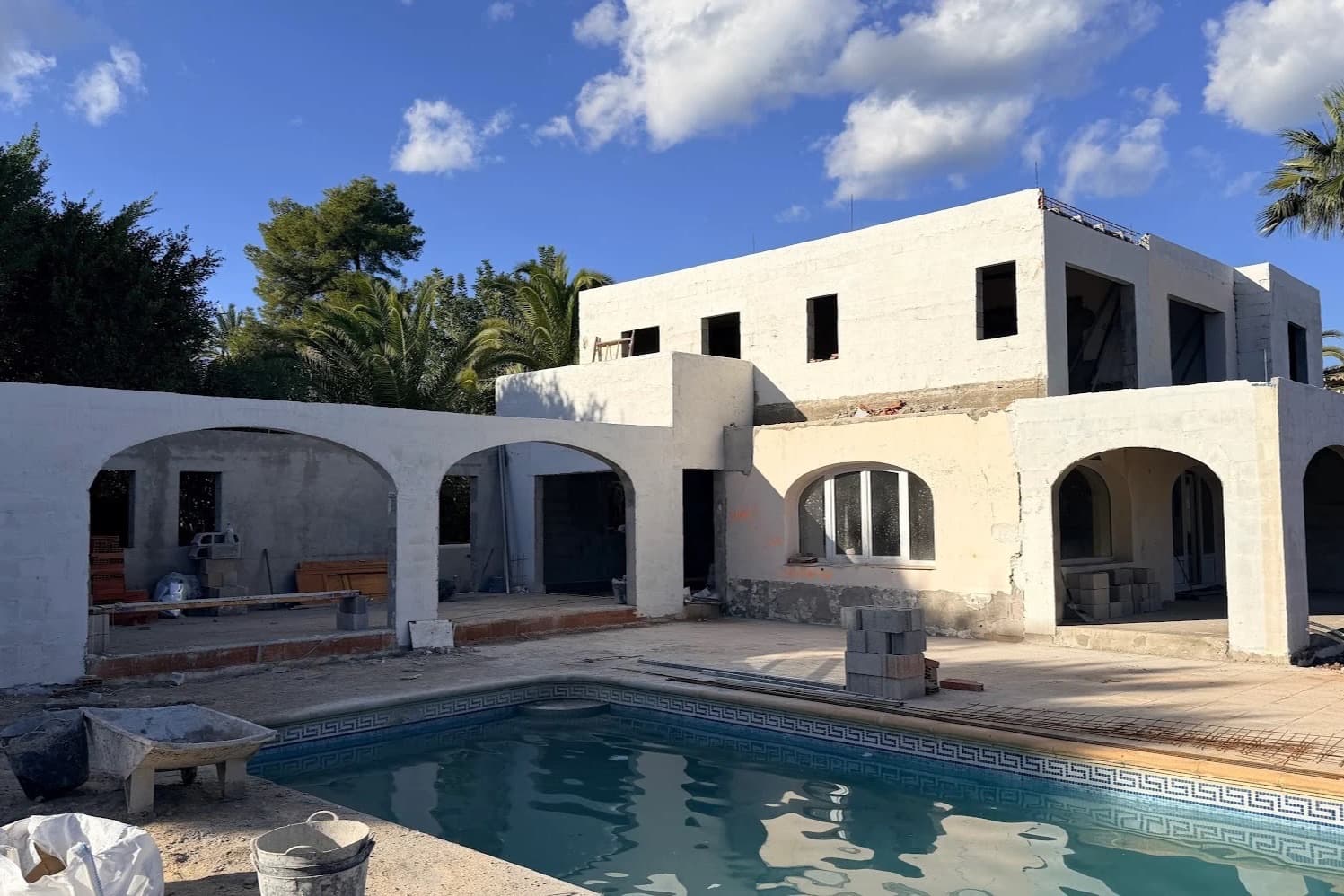 One of our own building projects: shell construction with the pool already in